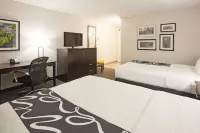 La Quinta Inn by Wyndham Oshkosh - Wifi