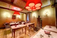 Le Reve Charmant Hotels in Pila