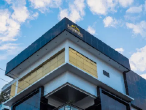 ストーンヒル スイーツ バコロドのホテル