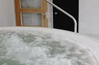 Creeksea Place Barns - spa