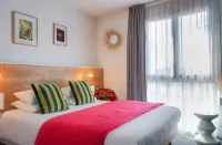 Hôtel le Collonges TV connecté Wifi Netflix Hotels in Malemort-sur-Correze