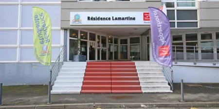 Séjours & Affaires Poitiers Lamartine Отели рядом со станцией POITIERS RAILWAY STATION