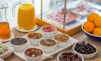 Bennoc Petit Hotel - Only Adults - 朝食