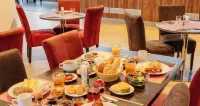 PLAZA Premium Almere - breakfast