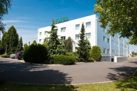 Hotel Partner Отели рядом с достопримечательностью «Multioutlet Sp. z o.o.»