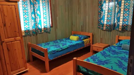 Moorea Surf Inn Отели в г. Паопао