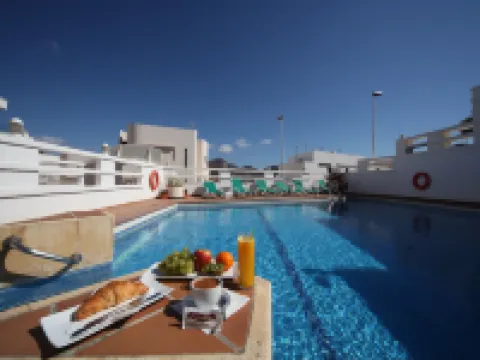 Apartahotel Vistamar San José ニハルのホテル