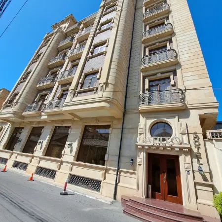 Capitol Hotel Отели рядом с достопримечательностью «Станция метро Насими»