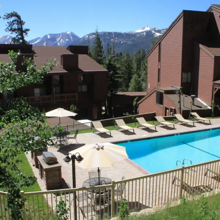 Mammoth Ski & Racquet Club