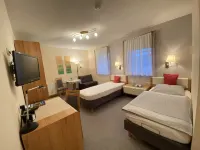 Gasthaus Zum Lindenwirt Отели в г. Бад-Карлсхафен