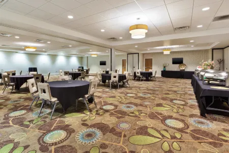 Holiday Inn Morgantown - University Area Отели в г. Моргантаун