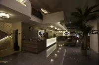 호텔 라 벨라 알라세히르