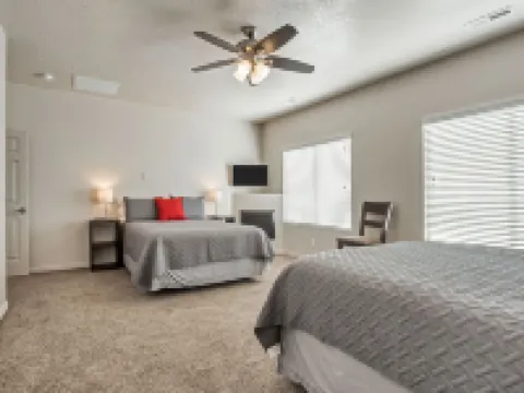 スペーシャス & ニュー ゲストハウス イン オレム - プロボ オレムのホテル