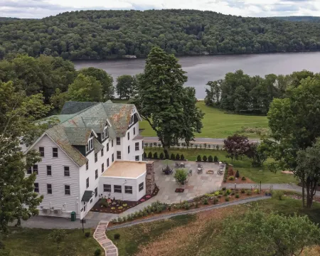 Kenoza Hall Hotels in Delaware