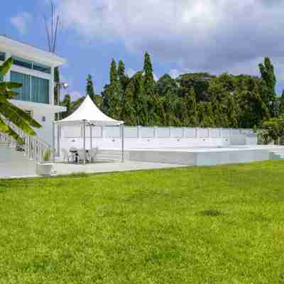 Residence White River 2 Hotel Exterior