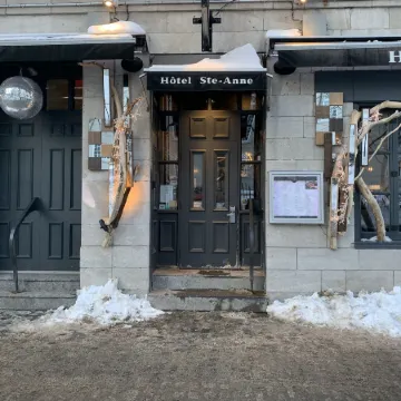 Hôtel Sainte-Anne Отели рядом с достопримечательностью «Пляс Ройяль»