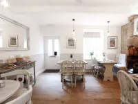 The Willow Bed and Breakfast - Pensions