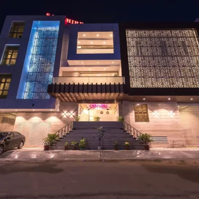 โฮเทล แซฟไฟร์ เวิลด์ โรงแรมใกล้อักษรธรรม เทวาลัย