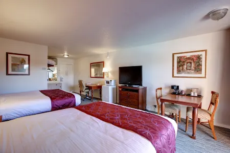 Desert Hot Springs Spa Hotel Отели рядом с достопримечательностью «Ту Банч Палмс Элементари Скул»