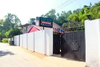 Sooriya Sewana Guest House - 3-Star