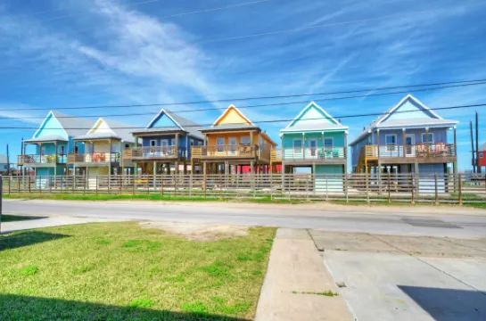 Bay Haven w/ Shared Boat Dock & Waterfront Pool Big Trout by Avantstay