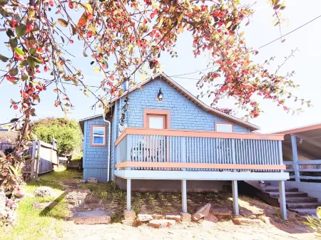 Sonoma Coast Retreat Unit A - Charming Studio With Full Kitchen in Bodega Bay