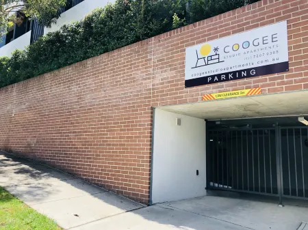 Coogee Studio Apartments Отели рядом с достопримечательностью «Wylie's Baths»