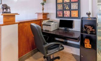 Days Inn by Wyndham Lamar