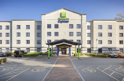 Holiday Inn Express Poole Hotels near Sandbanks Beach
