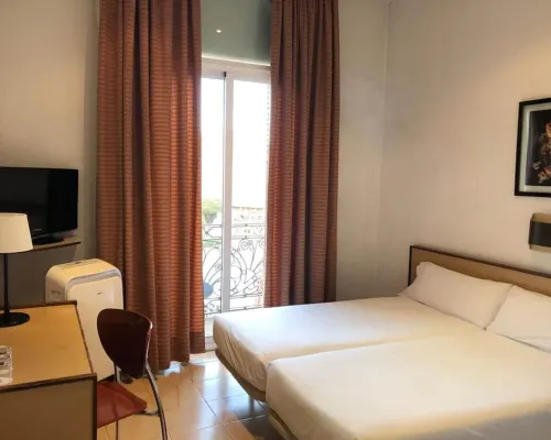 Hotel Monegal Hotels near Parking MACBA