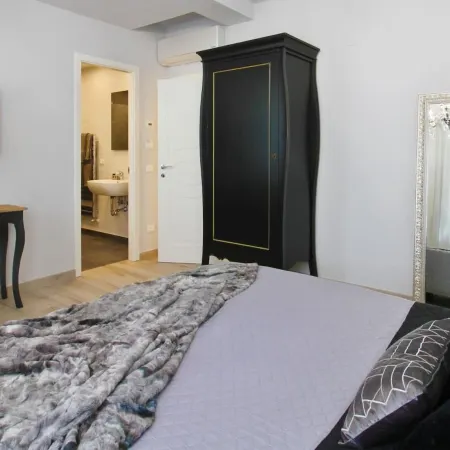 Lucca in Chic - No Ztl - Free Parking - Old City at 10Min by Walk