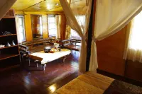 Yoga Art Home Hoteles en Mae Ai