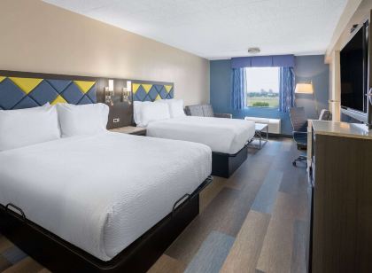 Days Hotel by Wyndham North Bergen /NYC Area