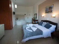 Cavallari Palace Hotel Suites Hotele w: Acharnes