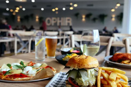 The Ophir Hotel Отели рядом с достопримечательностью «Millthorpe Wine Centre»