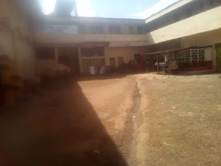 Junction Guest House Отели в г. Makuyu