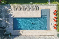 Chateau de Rochecotte - Pools