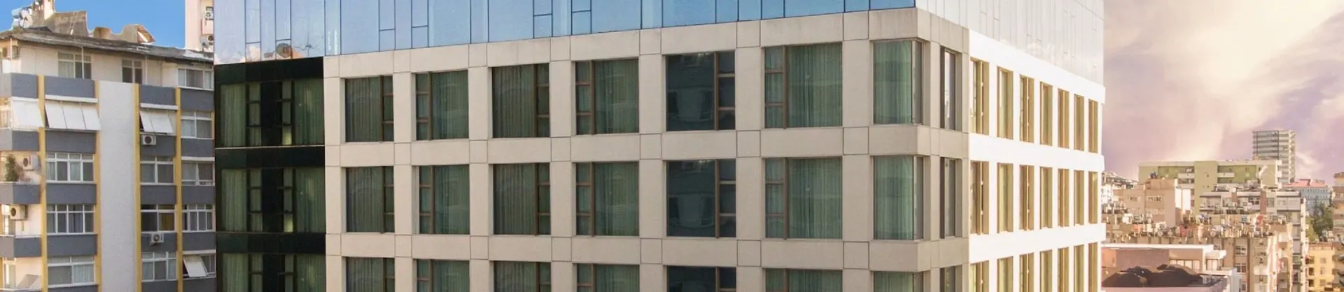 Khách sạn cao cấp