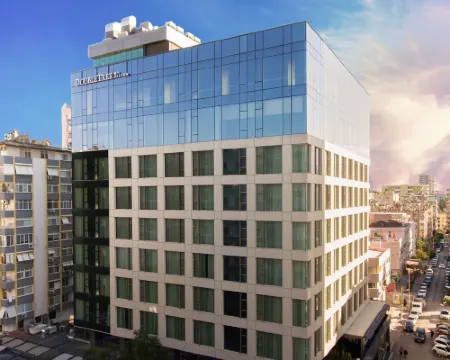 ダブルツリー バイ ヒルトン アダナ アダナのホテル