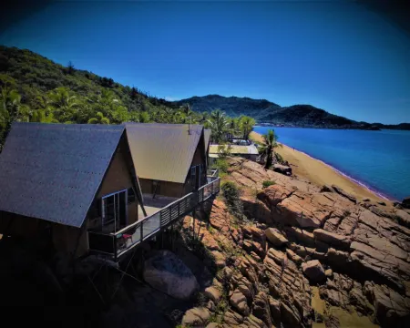 Nomads Magnetic Island Hotels in Nelly Bay