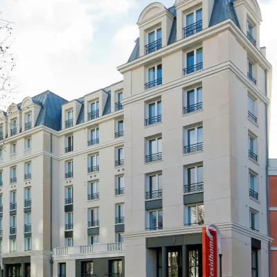 Residhome Puteaux la Defense Hotels near Espace Grande Arche