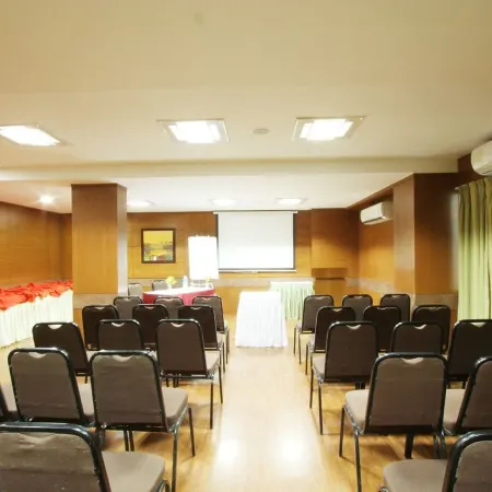 Hotel Riverview Отели рядом с достопримечательностью «Набережная Сабармати»