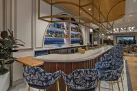 The Vanguard Ann Arbor, Autograph Collection - bar