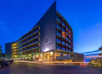 Semiramis City Hotel Отели рядом с достопримечательностью «Anthony Quinn Bay»