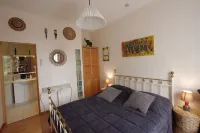 Chambres d'hôtes les Denias Hotels in Eyrans
