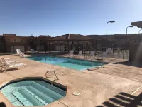 Slickrock Shangri-La - Sleeps 8! Pet/bike friendly. Hotels in Moab South Valley