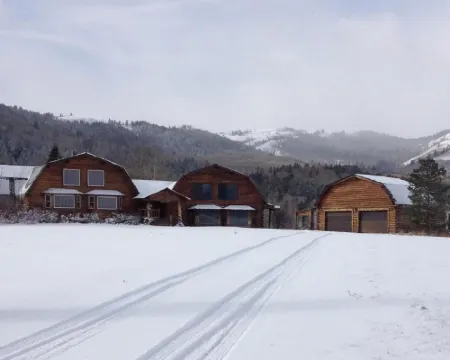 Fin and Feather Inn Hotels in Victor