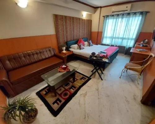 Malik Guest House Các khách sạn gần Đài tưởng niệm Shaheed