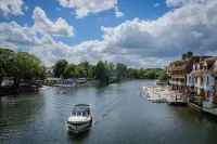 Riverwalk Apartment North Hotels in Datchet