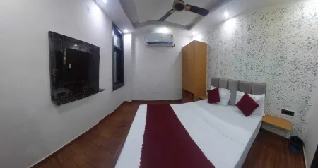 Hotel Twamev Couple Friendly Laxmi Nagar
